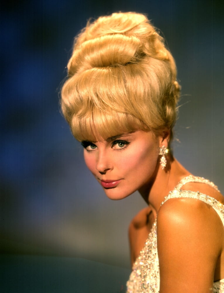Elke Sommer Canvas Art - (16 x 20)