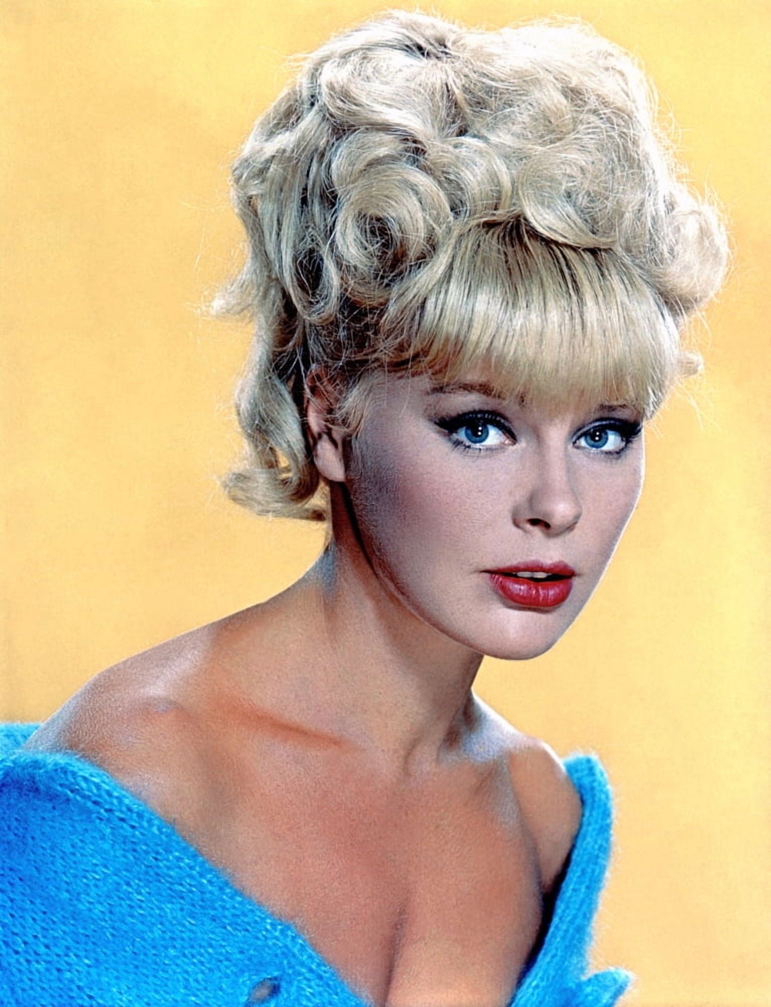 Elke Sommer Canvas Art - (16 x 20)