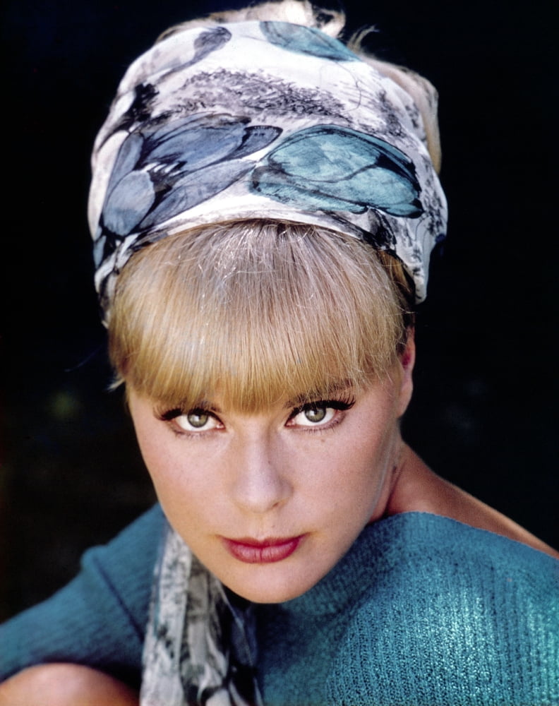 Elke Sommer Canvas Art - (16 x 20)