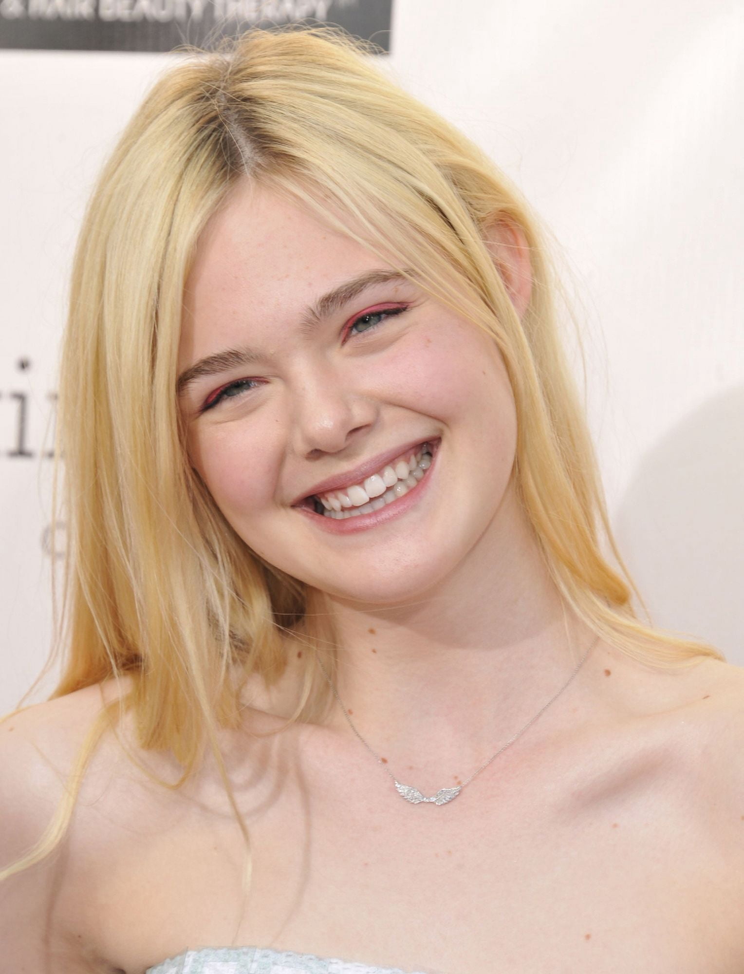 Elle Fanning At Arrivals For 18Th Annual Critics Choice Movie Awards Canvas Art - (16 x 20)