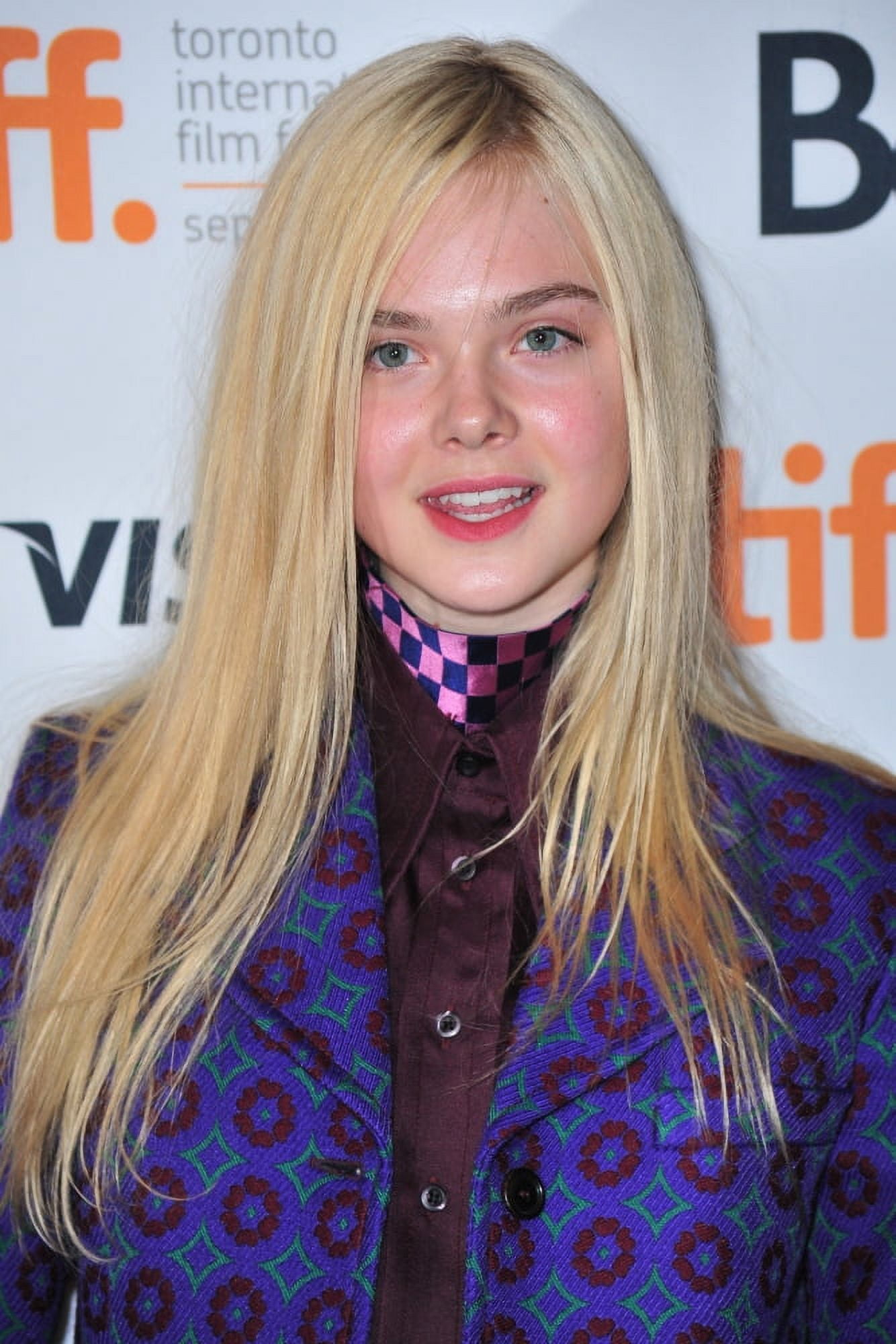 Elle Fanning At Arrivals For Ginger And Rosa Premiere At Toronto International Film Festival Canvas Art -  (16 x 20)