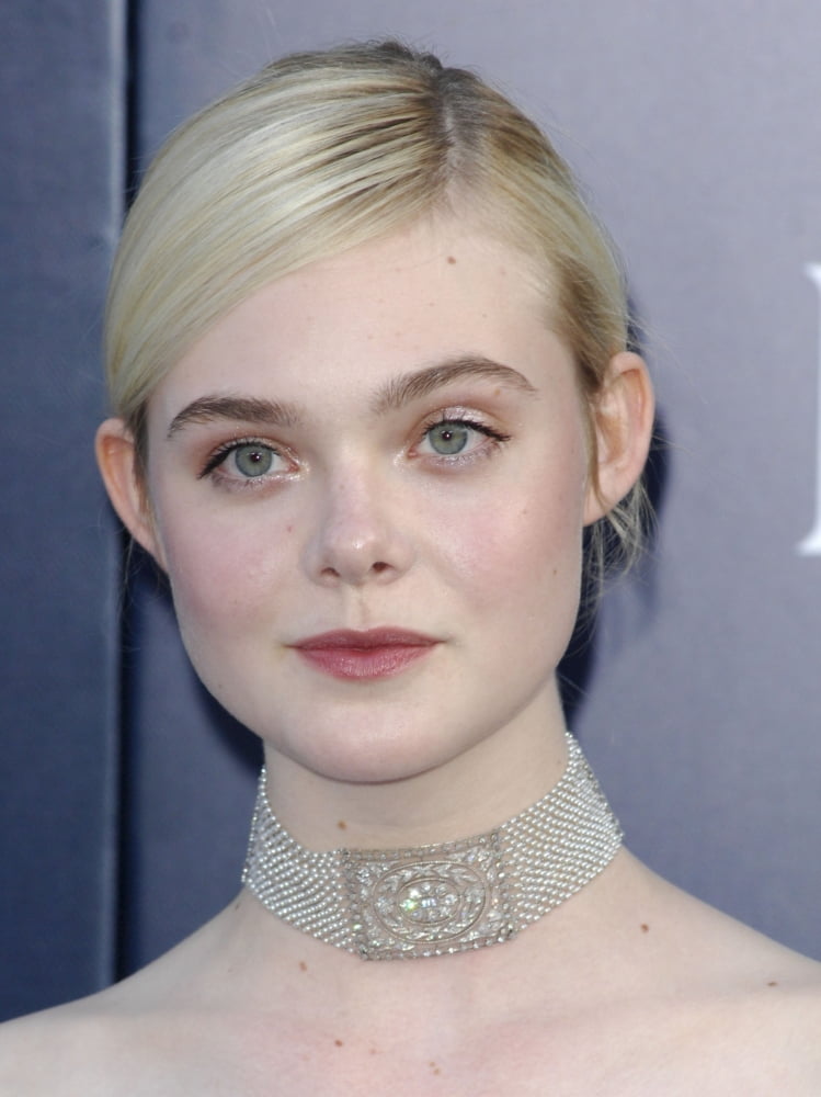 Elle Fanning (Wearing A Neil Lane Choker) At Arrivals For Maleficent Premiere Canvas Art - (16 x 20)
