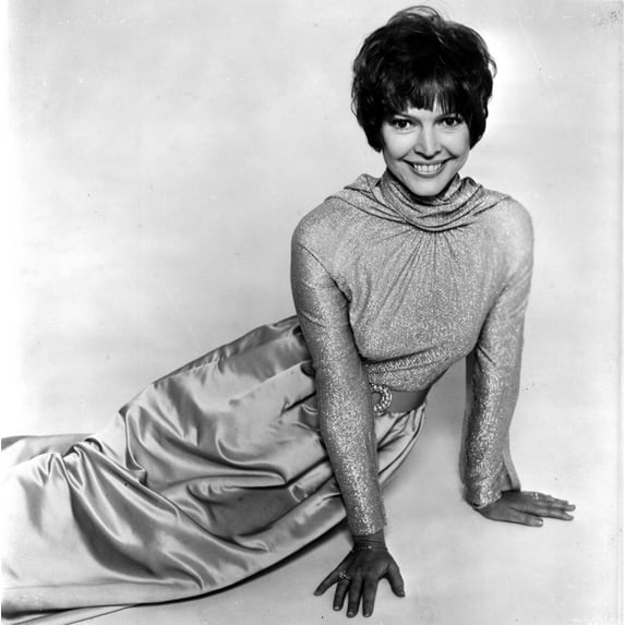 Ellen Burstyn Reclining in Classic Photo Print (8 x 10)