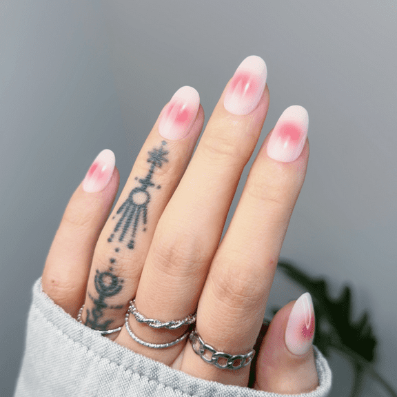 Ellie Vincy Press-On Nails Soft Blush Ombre Oval Shape | Natural Ombre Effect | Reusable & Durable | 30-Piece Nail Kit with Glue & Sticky Tabs | 15 Sizes for a Perfect Fit