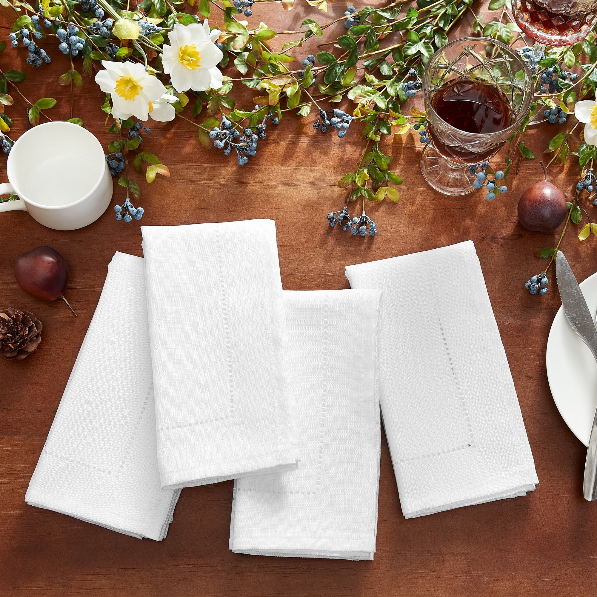 Alison White Polyester Eyelet Border Fabric Napkin Set
