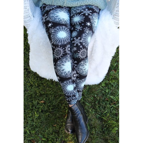 Elsa's Dream - Women's Plus Size Leggings with Yoga Band