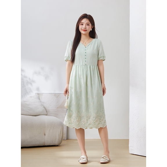 Embroidered small V-neck temperament dress