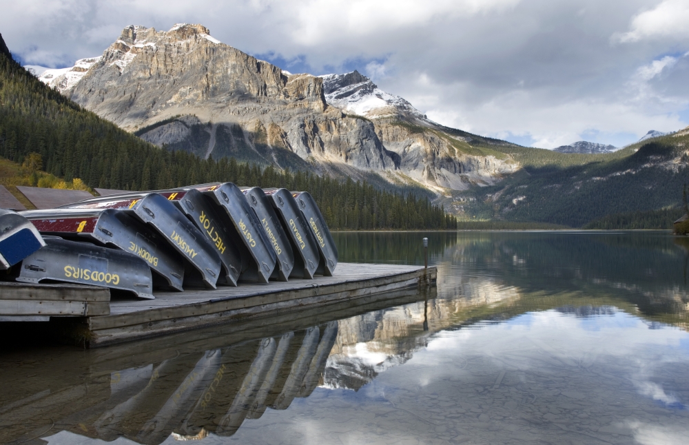 Emerald Lake Yoho National Park British Columbia Canada Canvas Art - Darwin Wiggett Design Pics (17 x 11)