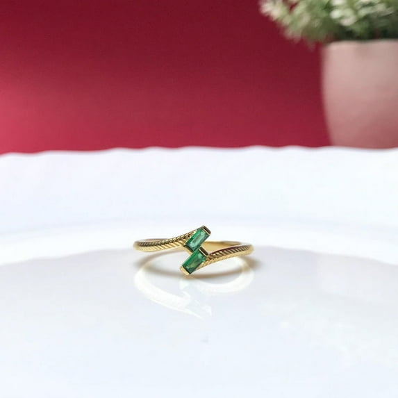Emerald Wedding Band, Gold Eternity Rings Women, Dainty Stacking Ring, Green Gemstone Ring, Wedding and Engagement Gifts, 925 Silver Ring