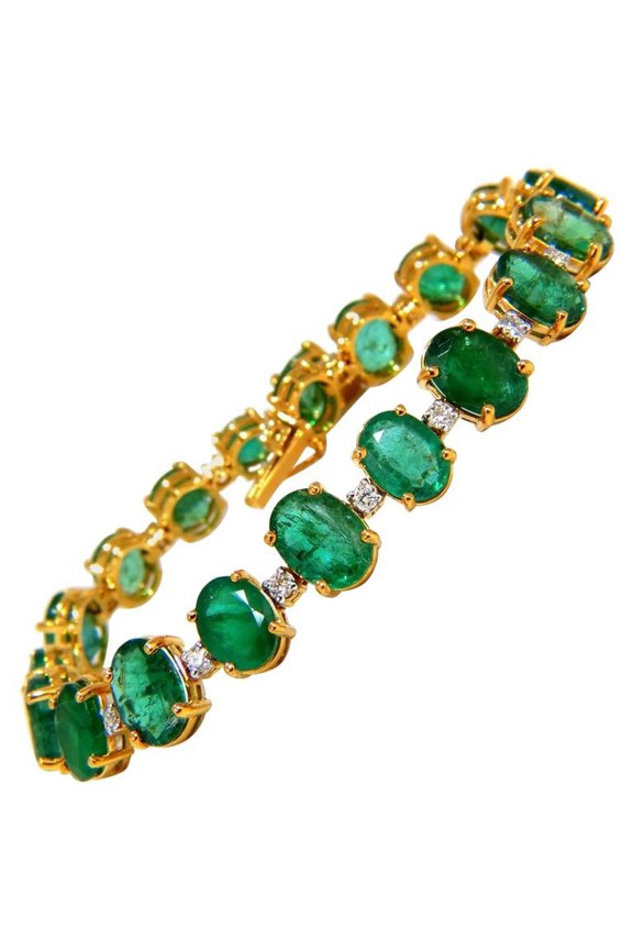 Emerald bracelet 27.42ct & .75ct diamonds classic