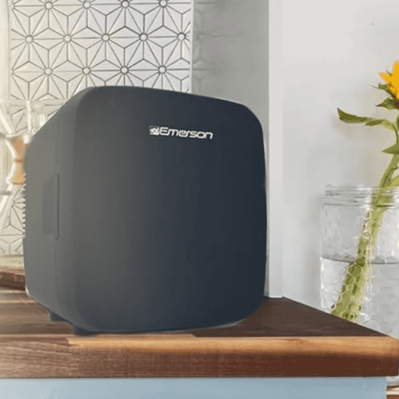 Emerson 12-Can 9.5-Qt. Portable Mini Fridge Cooler XL, EFC-5001 (Black)