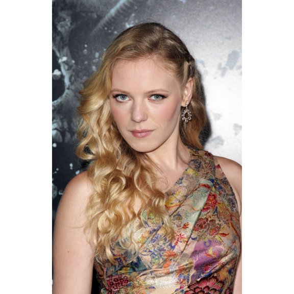 Emma Bell At Arrivals For Final Destination 5 Premiere Grauman'S Chinese Theatre Los Angeles Ca August 10 2011.