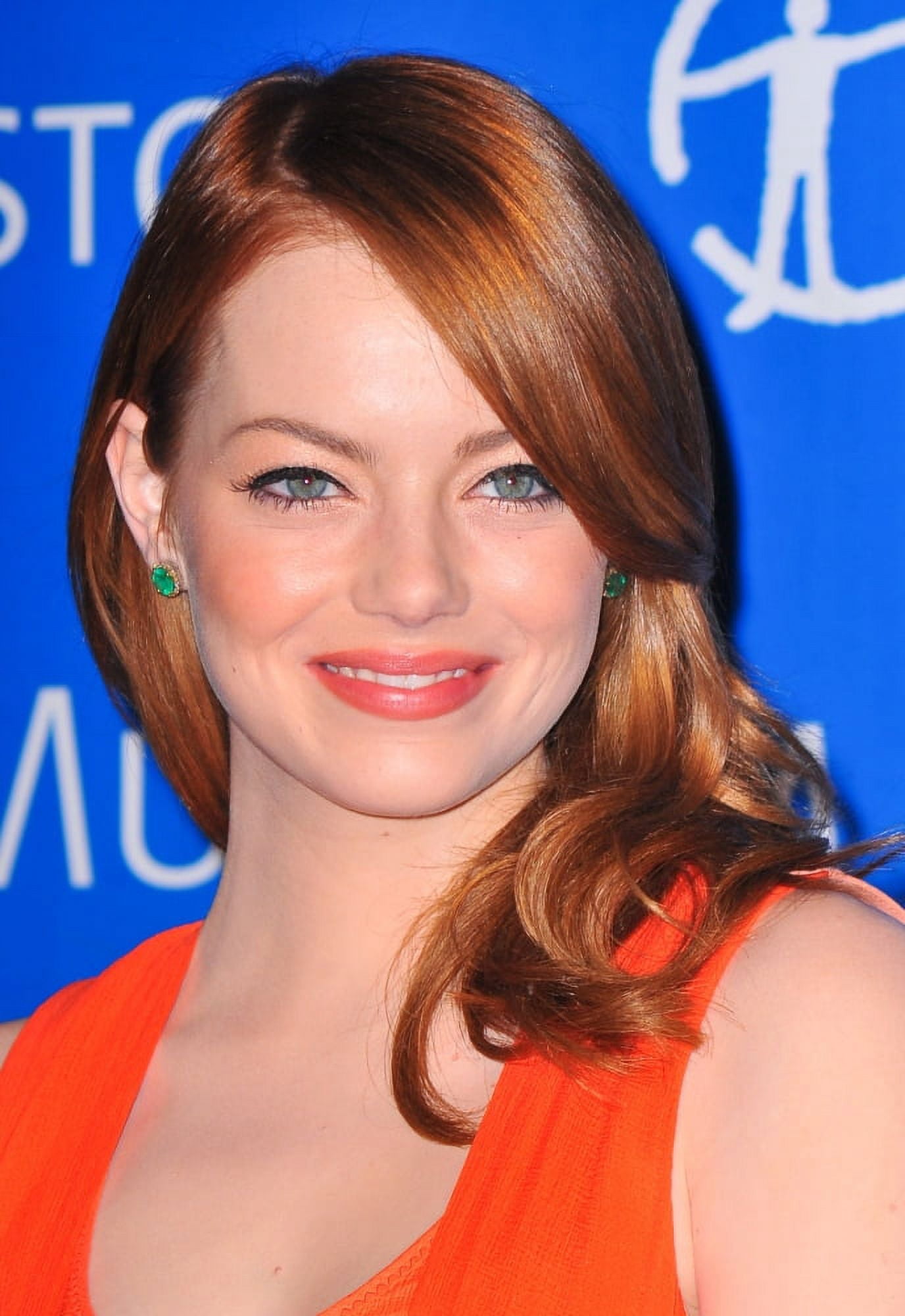 Emma Stone At Arrivals For American Museum Of Natural History 2011 Museum Gala Canvas Art - (16 x 20)