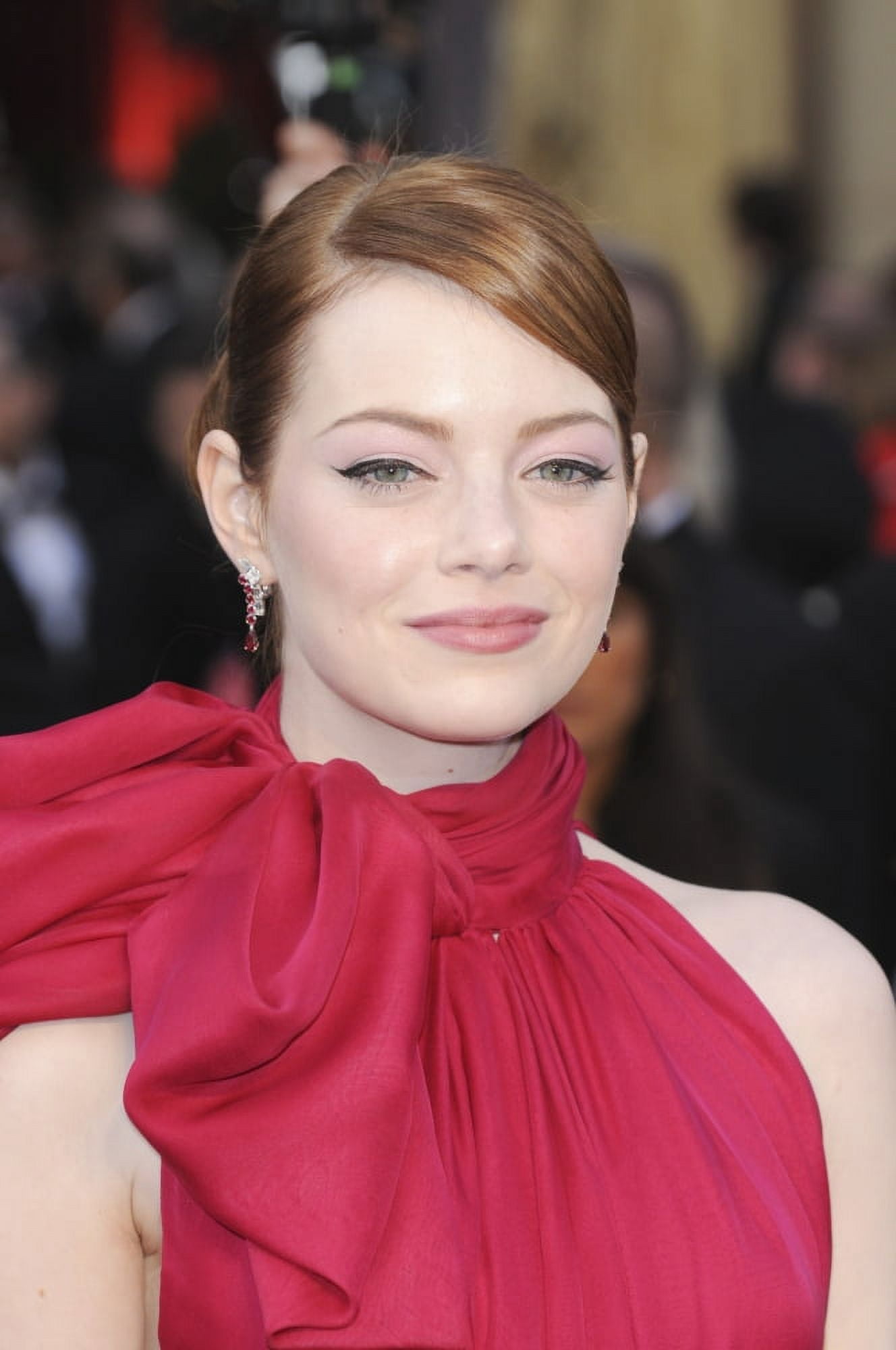Emma Stone At Arrivals For The 84Th Annual Academy Awards - Oscars 2012 - Arrivals 2 Canvas Art -  (16 x 20)