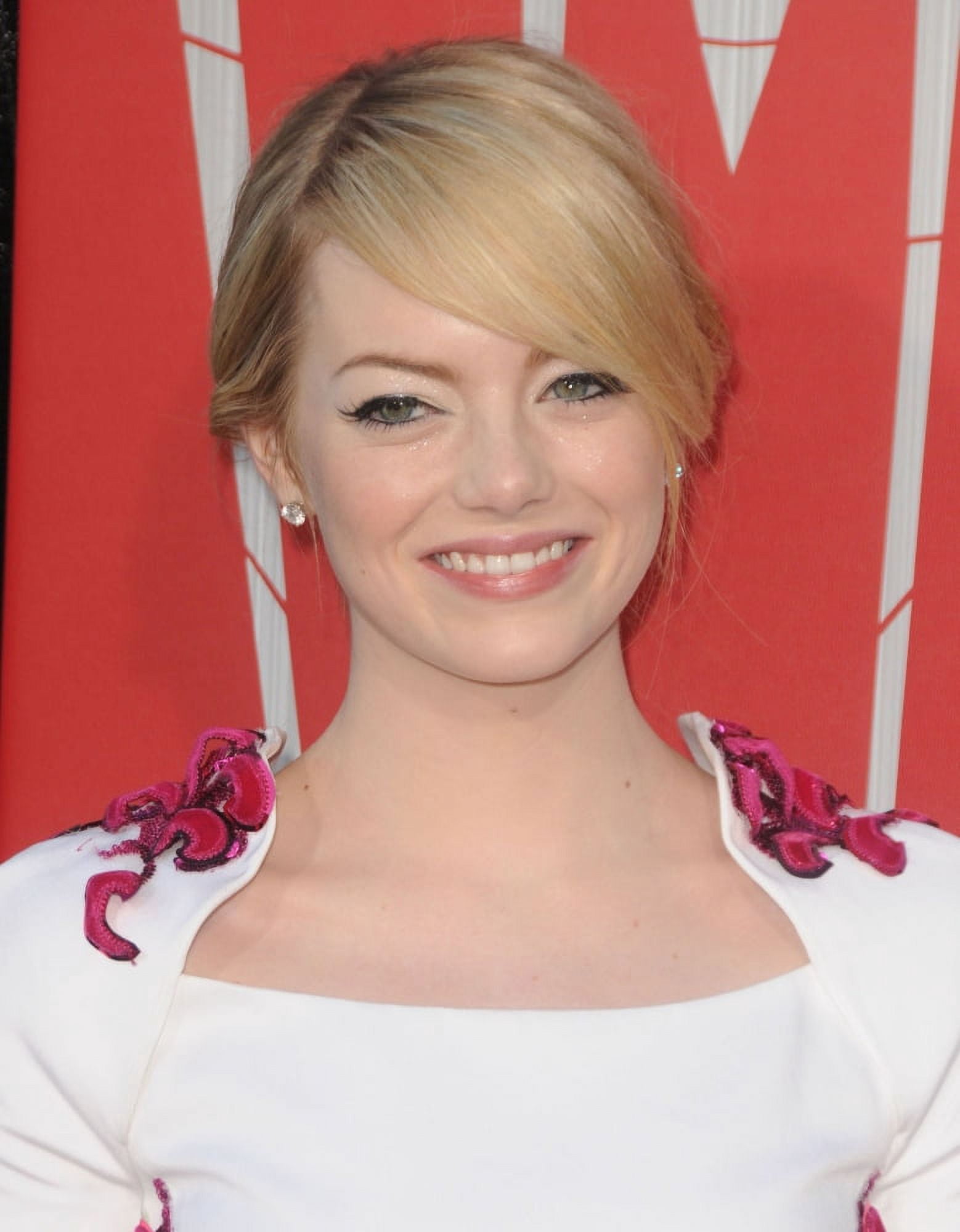 Emma Stone At Arrivals For The Amazing Spider-Man Premiere Canvas Art - (16 x 20)