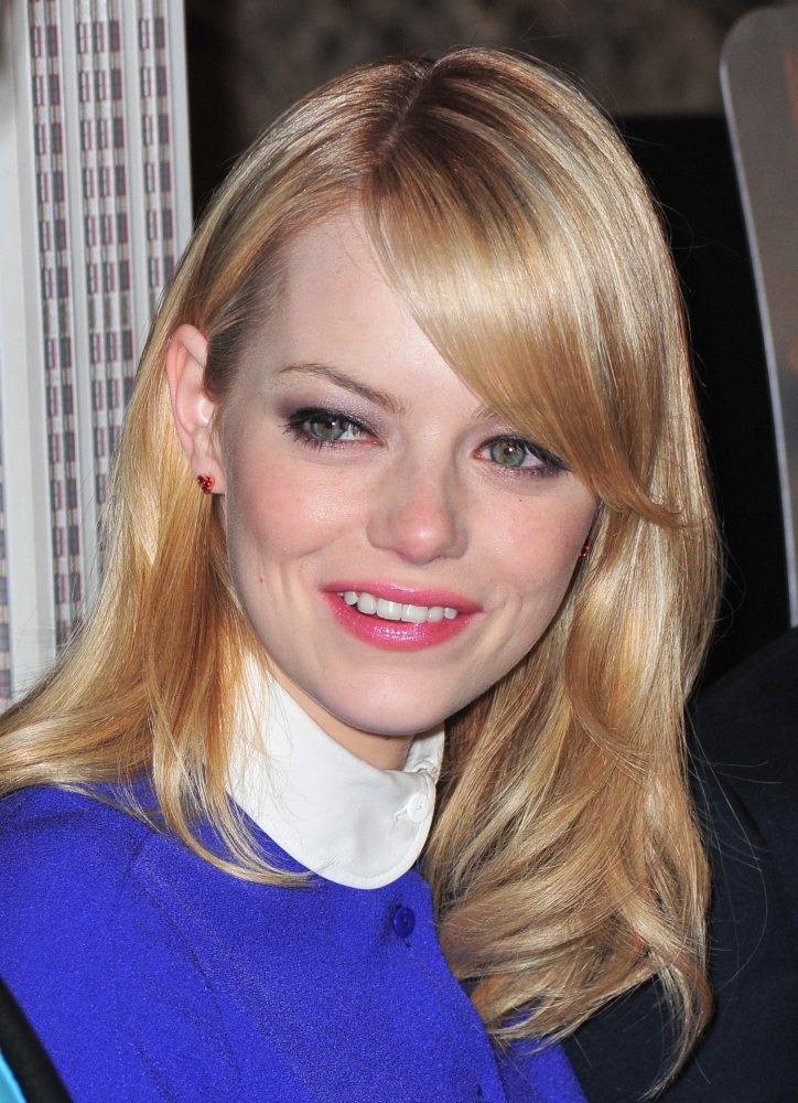 Emma Stone In Attendance For The Amazing Spider-Man Cast Light Empire State Building Canvas Art - (16 x 20)