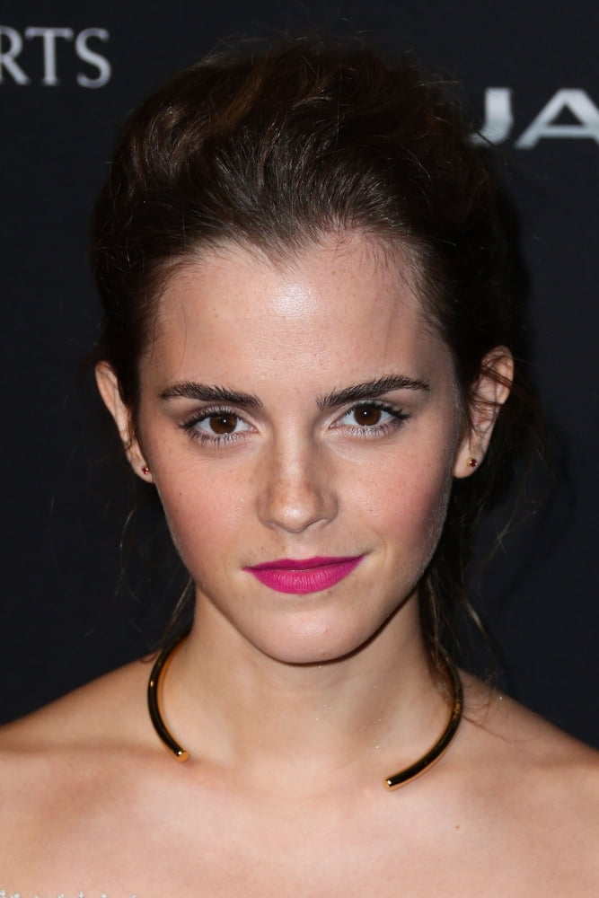 Emma Watson At Arrivals For 2014 Bafta Los Angeles Jaguar Britannia Awards Presented By Bbc America And United Airlines Canvas Art -  (16 x 20)