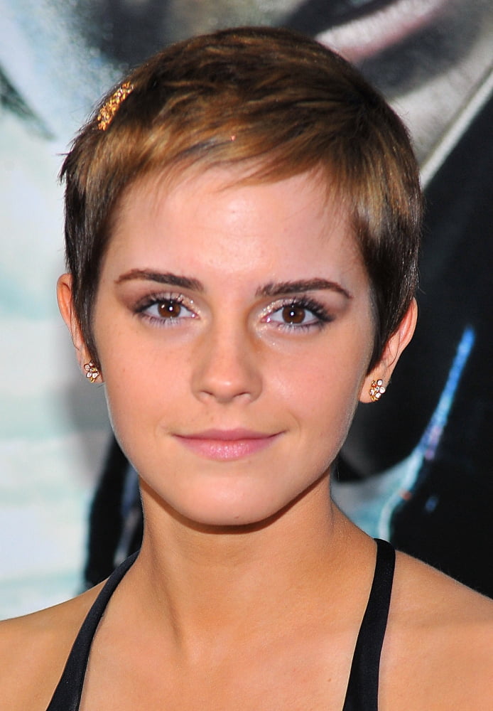 Emma Watson At Arrivals For Harry Potter And The Deathly Hallows Part 1 Premiere Canvas Art -  (16 x 20)