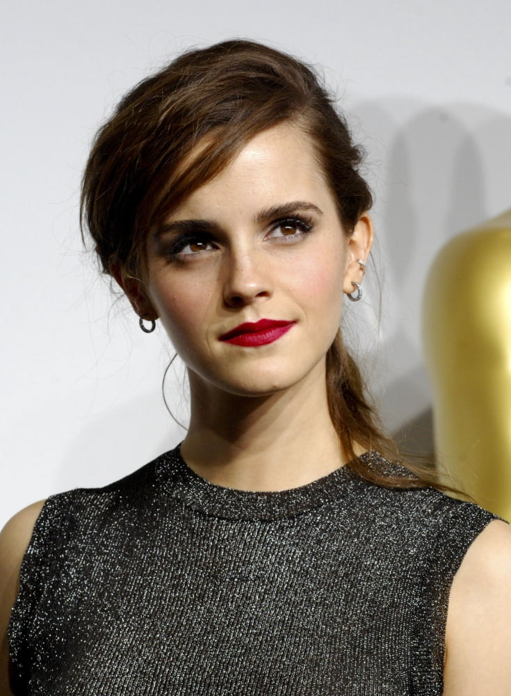 Emma Watson In The Press Room For The 86Th Annual Academy Awards - Press Room - Oscars 2014 Canvas Art -  (16 x 20)