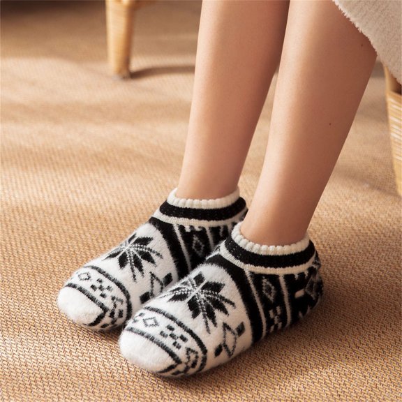 EnJoCho Women's Slipper Socks With Soft Cozy Lined Socks Winter Warm Fuzzy Non Slip Socks For Women Ladies Plush Fleece Socks Ladies' Winter Coral Sleepwear Socks