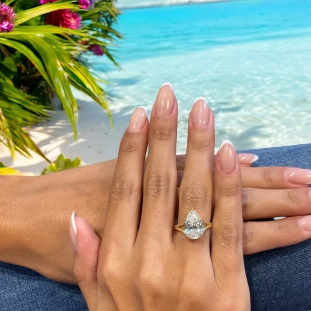 Engagement Ring with IGI Certified Lab Grown PearShaped Diamond 3