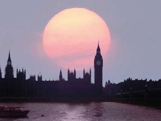 England London Evening over Houses of Parliament II Canvas Art - Edmund Nagele (18 x 24)