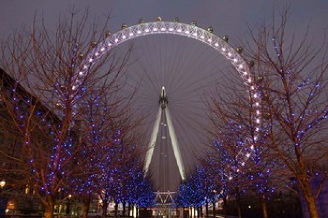 England London London Eye Amusement Park Canvas Art - Walter Bibikow DanitaDelimont (35 x 23)