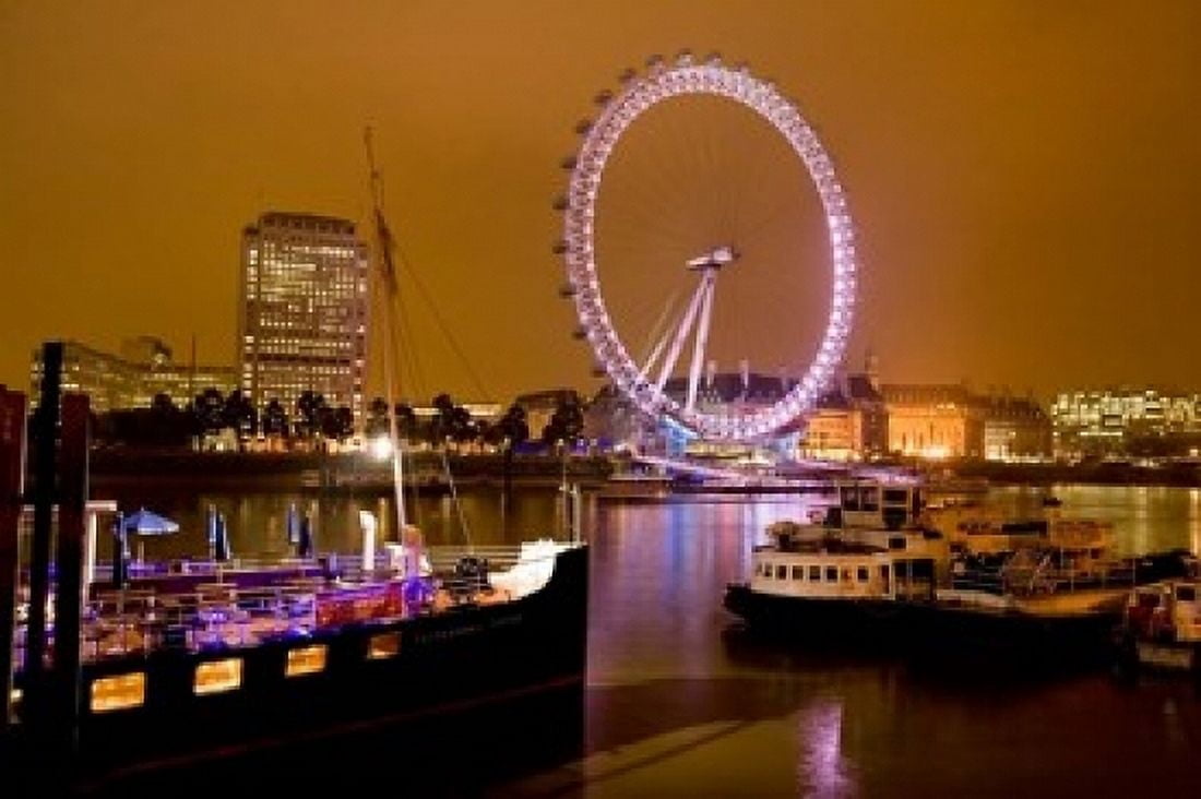 England London River Thames and London Eye Canvas Art - David Slater DanitaDelimont (17 x 11)