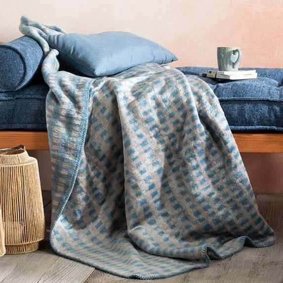 English Home Fleece Throw Blanket,Soft Plush Blanket for Couch Sofa or Bed Throw Size, Super Cozy and Comfy for All Seasons, Blue 130x17 (cm)