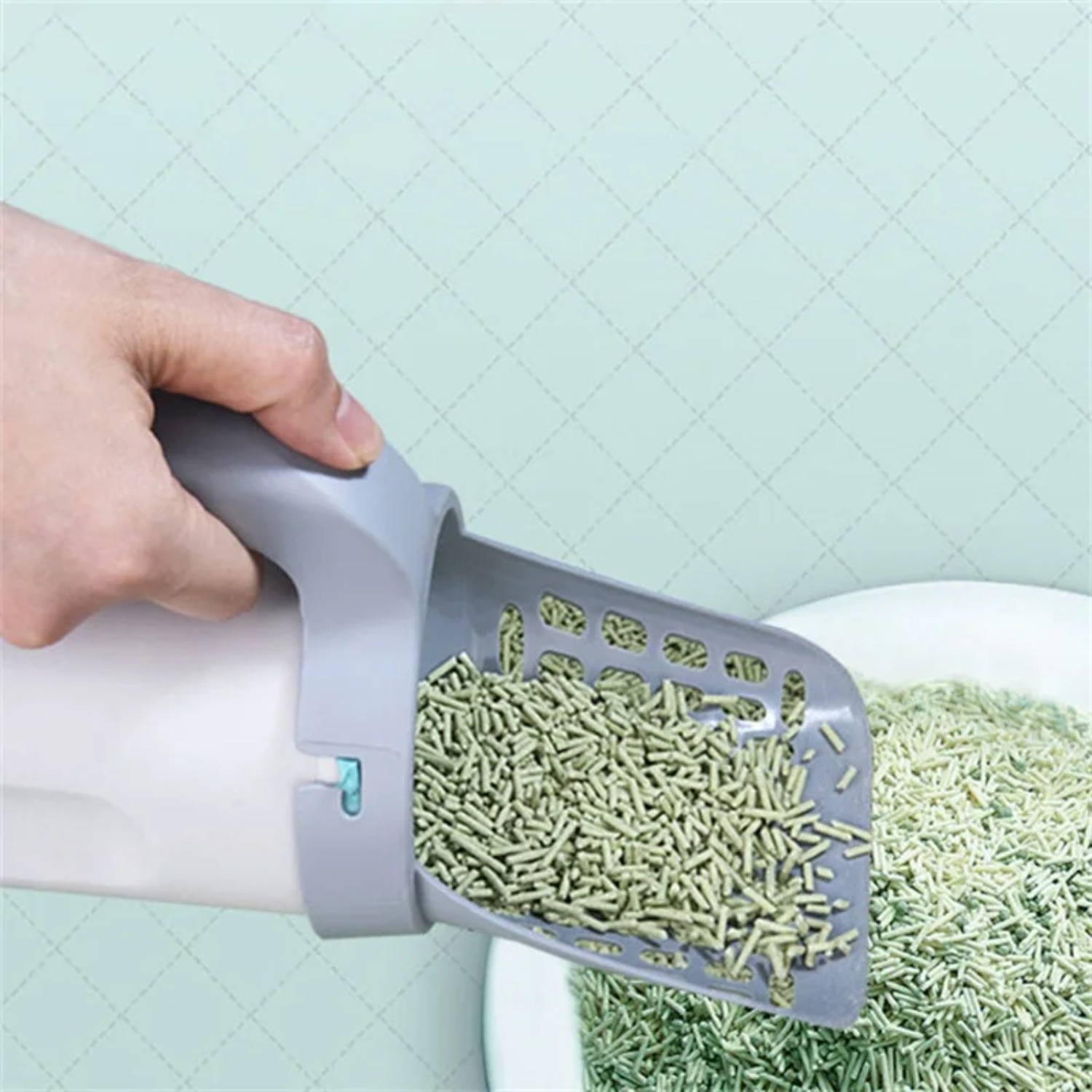 Enhance Your Feline Friend‘s Litter Box Routine with this Luxurious