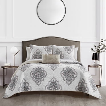 White Matelasse Medallion Scalloped Reversible Cotton Quilt Set - Daybed Coverlet, Traditional Style