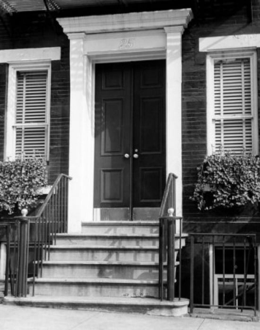 Entrance of house Canvas Art - (18 x 24)