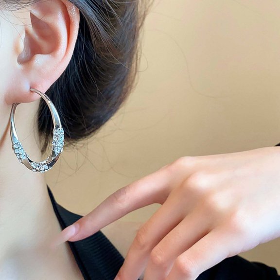 Eolstice Earrings, Zirconia Studs, Valentines Day Gift Jewelry for Women, Fashion Accessory, Daily Wear, Special Occasion, Diamond Style Design(Silver)