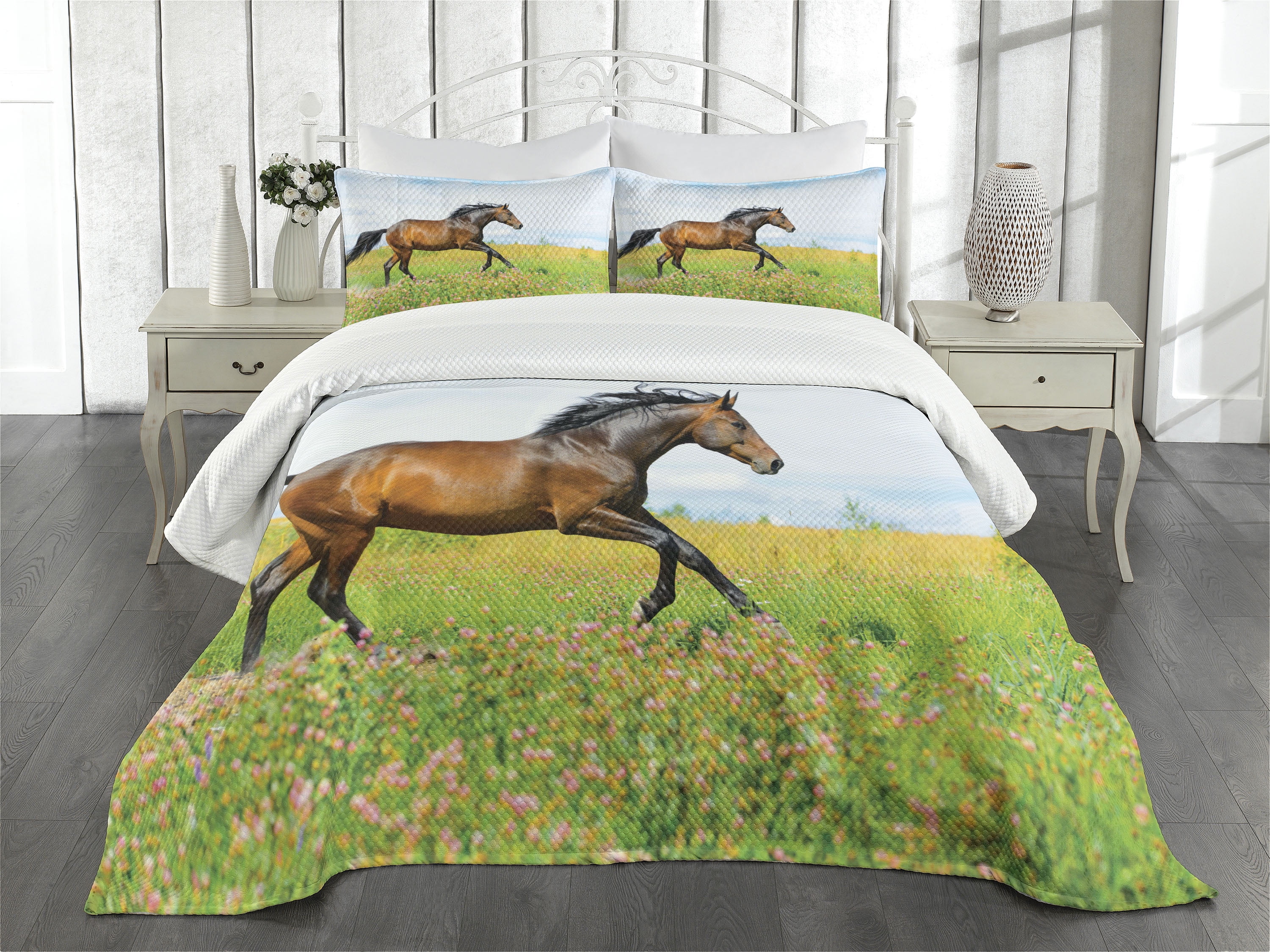 Equestrian Bedspread Set King Size, Horse Runs Gallop on Flower Meadow