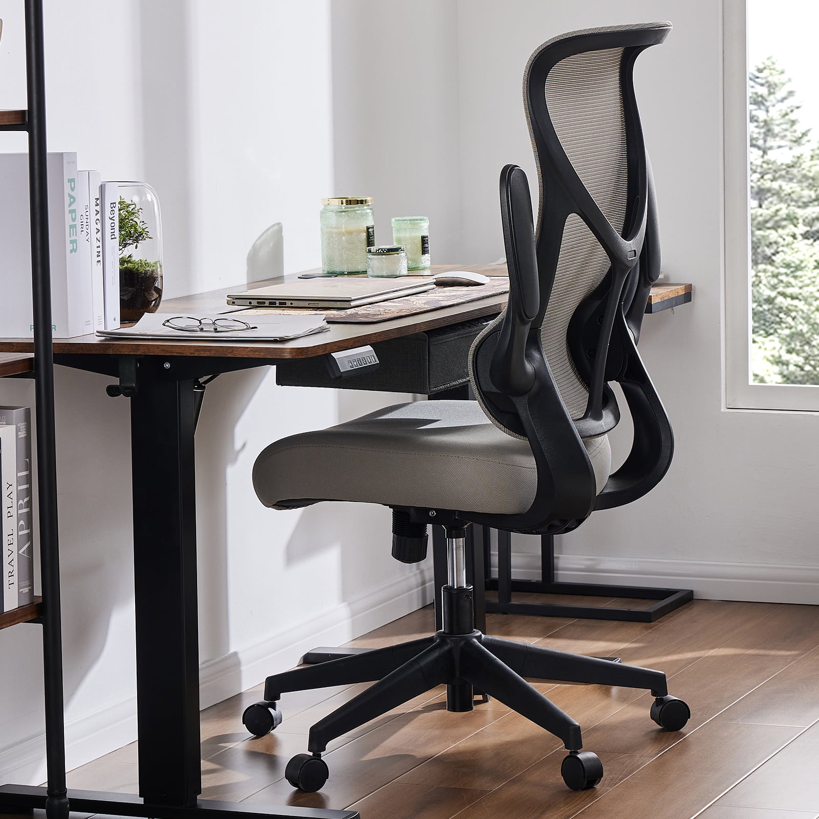 Ergonomic Mesh Computer Chair with Flip-up Armrests and Lumbar Support