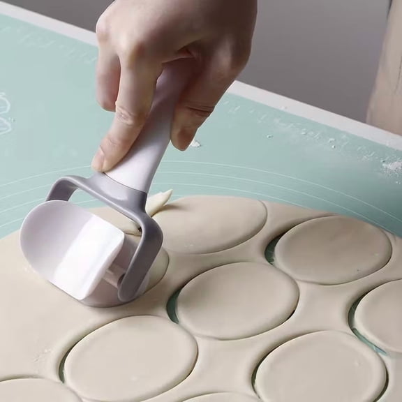 Ergonomic Plastic Round Cookie Roller Cutter - Ideal for Cookies, Dumpling Wrappers & Fondant