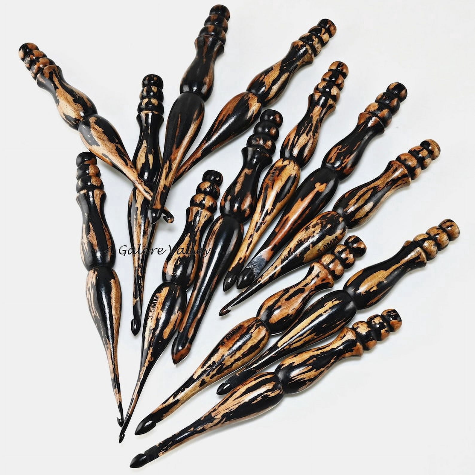 Ergonomic Wooden Crochet Hooks 3.5 MM to 12 MM, Wooden Set of 13 Yarn Crochet Hook Lightweight Crochet Hooks