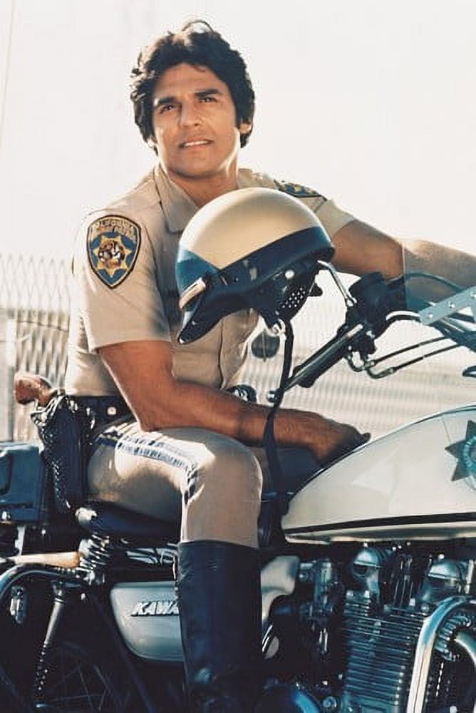 Erik Estrada Officer Francis Llewellyn 'Ponch' Poncherello Chips 24x36 Poster