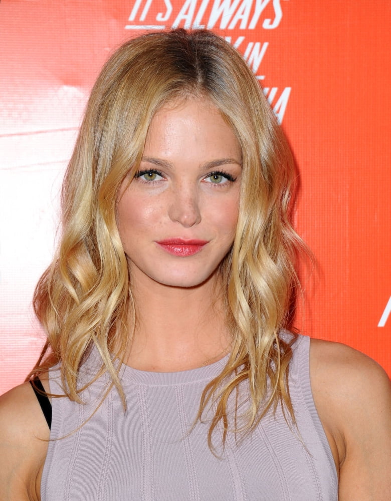 Erin Heatherton At Arrivals For ItS Always Sunny In Philadelphia And The League Season Premieres Party Canvas Art - (16 x 20)