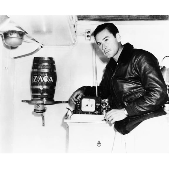 Errol Flynn Shipboard 1940S Photo Print (20 x 16)