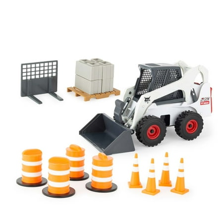 Tomy 1/16 Big Farm Kids' Bobcat S450 Skid Steer Set with Accessories 47259