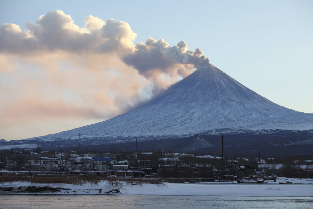 Eruption of Kliuchevskoi Volcano Kamchatka Russia Canvas Art - Richard RoscoeStocktrek Images (18 x 12)
