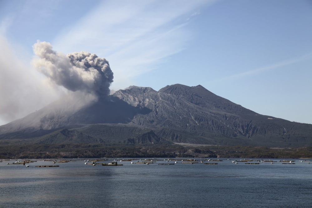 Eruption of Sakurajima volcano Japan Canvas Art - Richard RoscoeStocktrek Images (18 x 12)