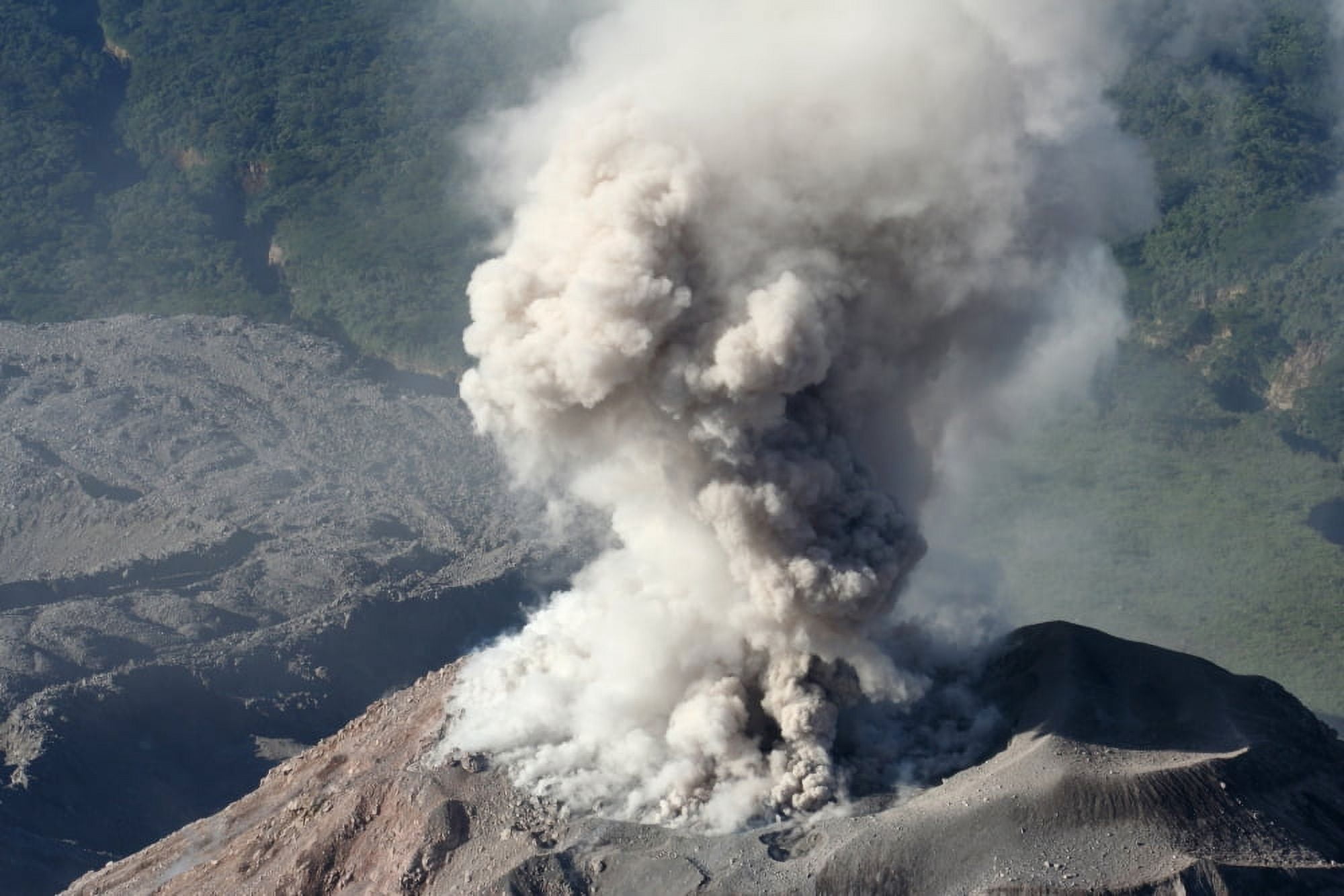 Eruption of ash cloud from Santiaguito dome complex Santa Maria volcano Guatemala Canvas Art - Richard RoscoeStocktrek Images (18 x 12)