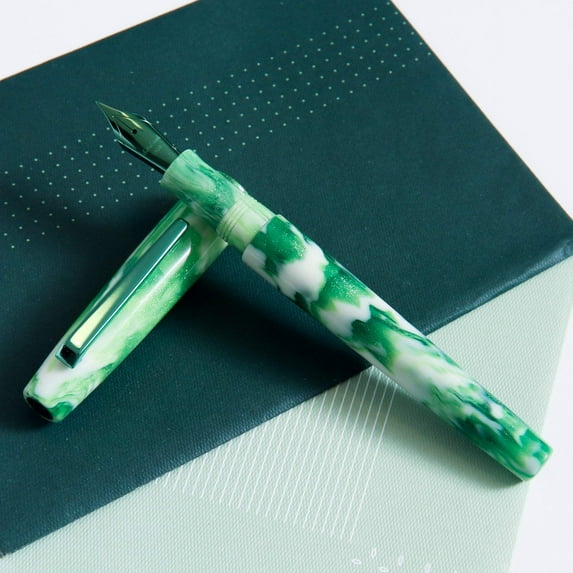 Esterbrook Camden Northern Lights Icelandic Green Fountain Pen