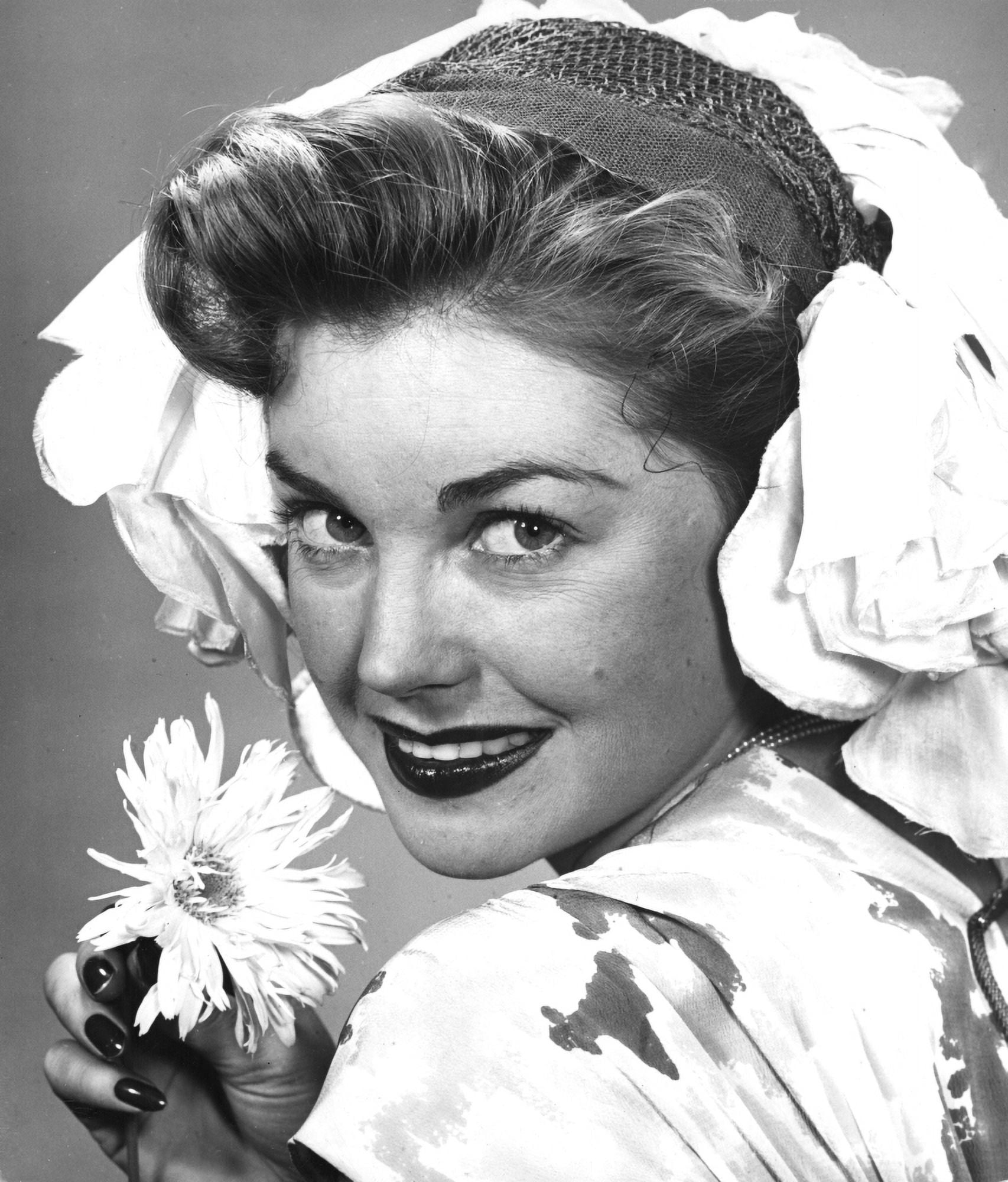 Esther Williams Canvas Art - (16 x 20)