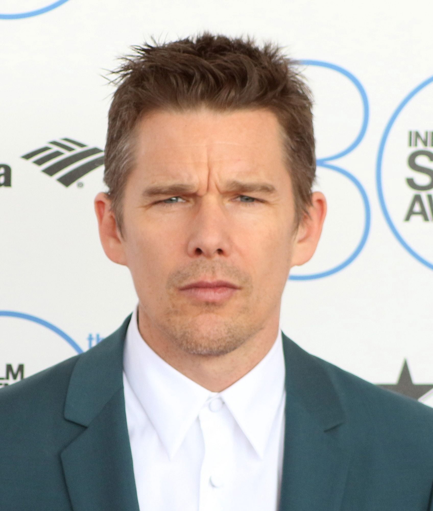 Ethan Hawke At Arrivals For 30Th Film Independent Spirit Awards 2015 - Arrivals 2 Canvas Art - (16 x 20)