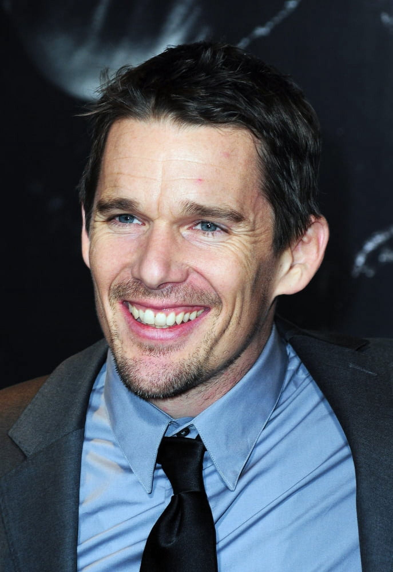 Ethan Hawke At Arrivals For New York Premiere Of Daybreakers Canvas Art - (16 x 20)