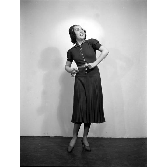 Ethel Merman singing Photo Print (8 x 10)