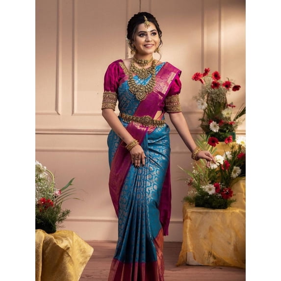 Ethnic Motifs Woven Design Zari Pure Silk Kanjeevaram Saree - 27932720